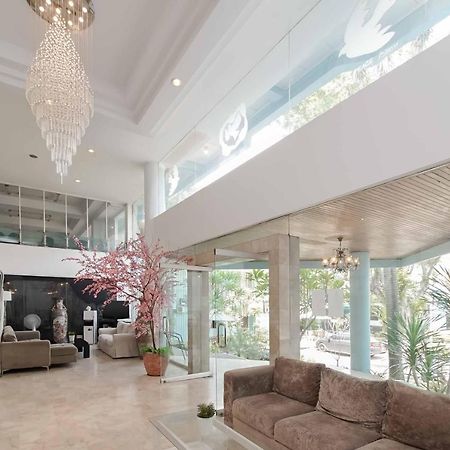 Reddoorz Plus Near Kebayoran Baru Blok S Джакарта Экстерьер фото
