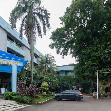Reddoorz Plus Near Kebayoran Baru Blok S Джакарта Экстерьер фото
