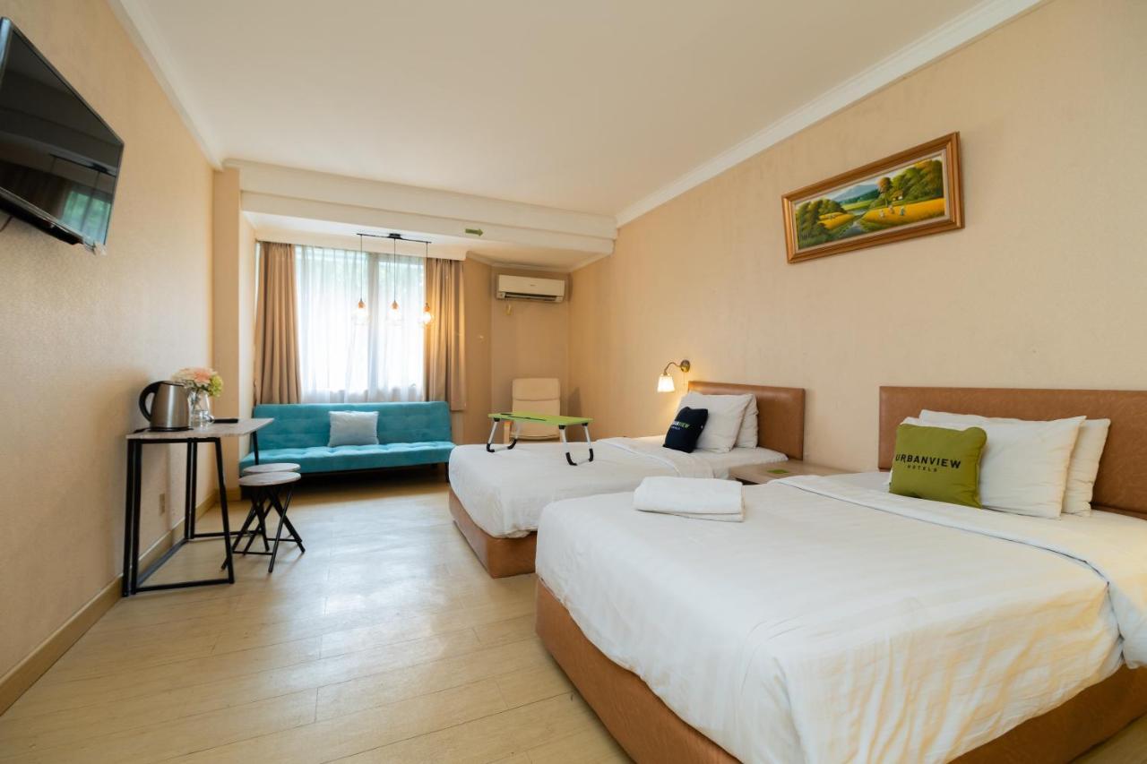 Reddoorz Plus Near Kebayoran Baru Blok S Джакарта Экстерьер фото