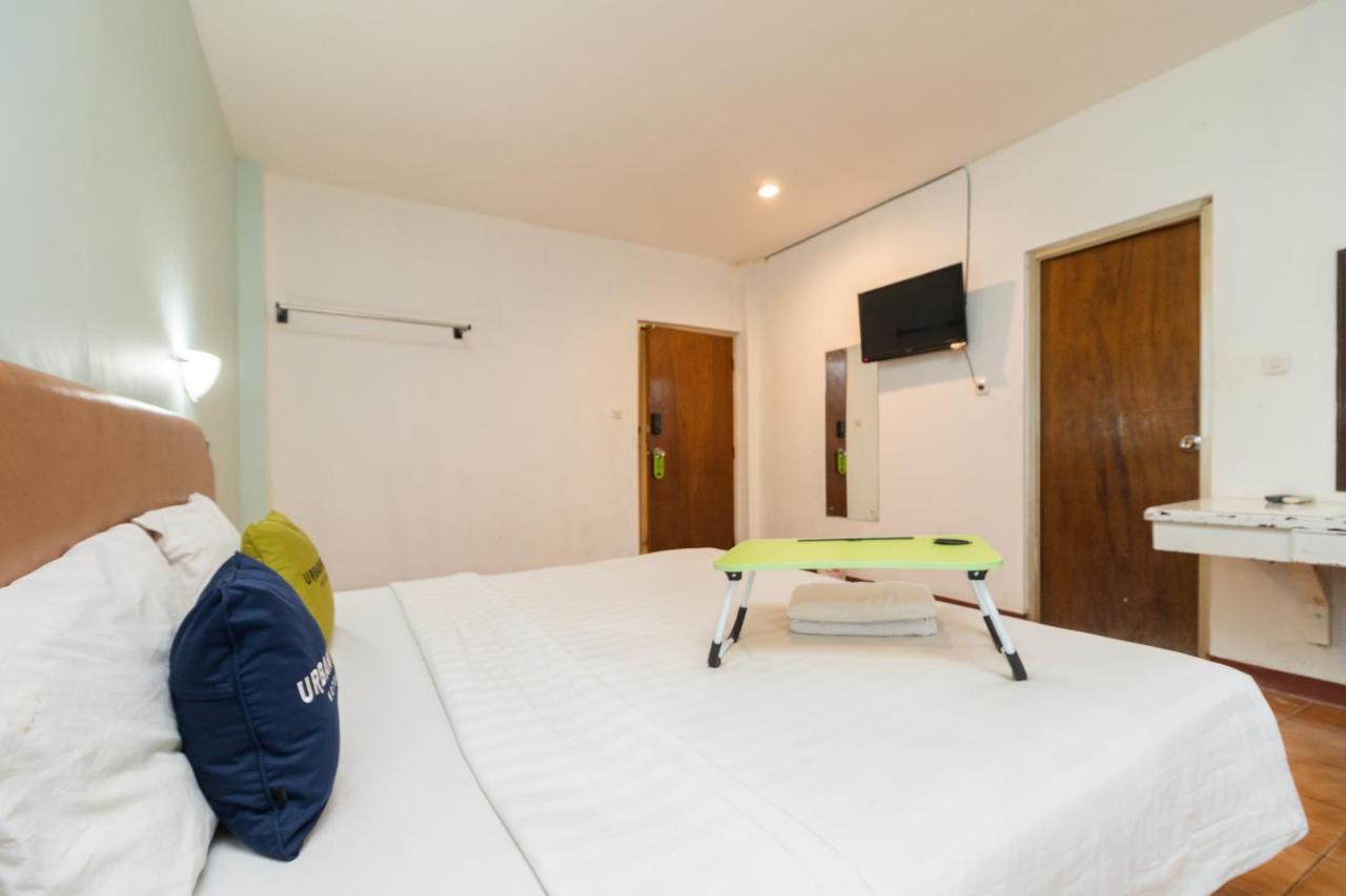 Reddoorz Plus Near Kebayoran Baru Blok S Джакарта Экстерьер фото