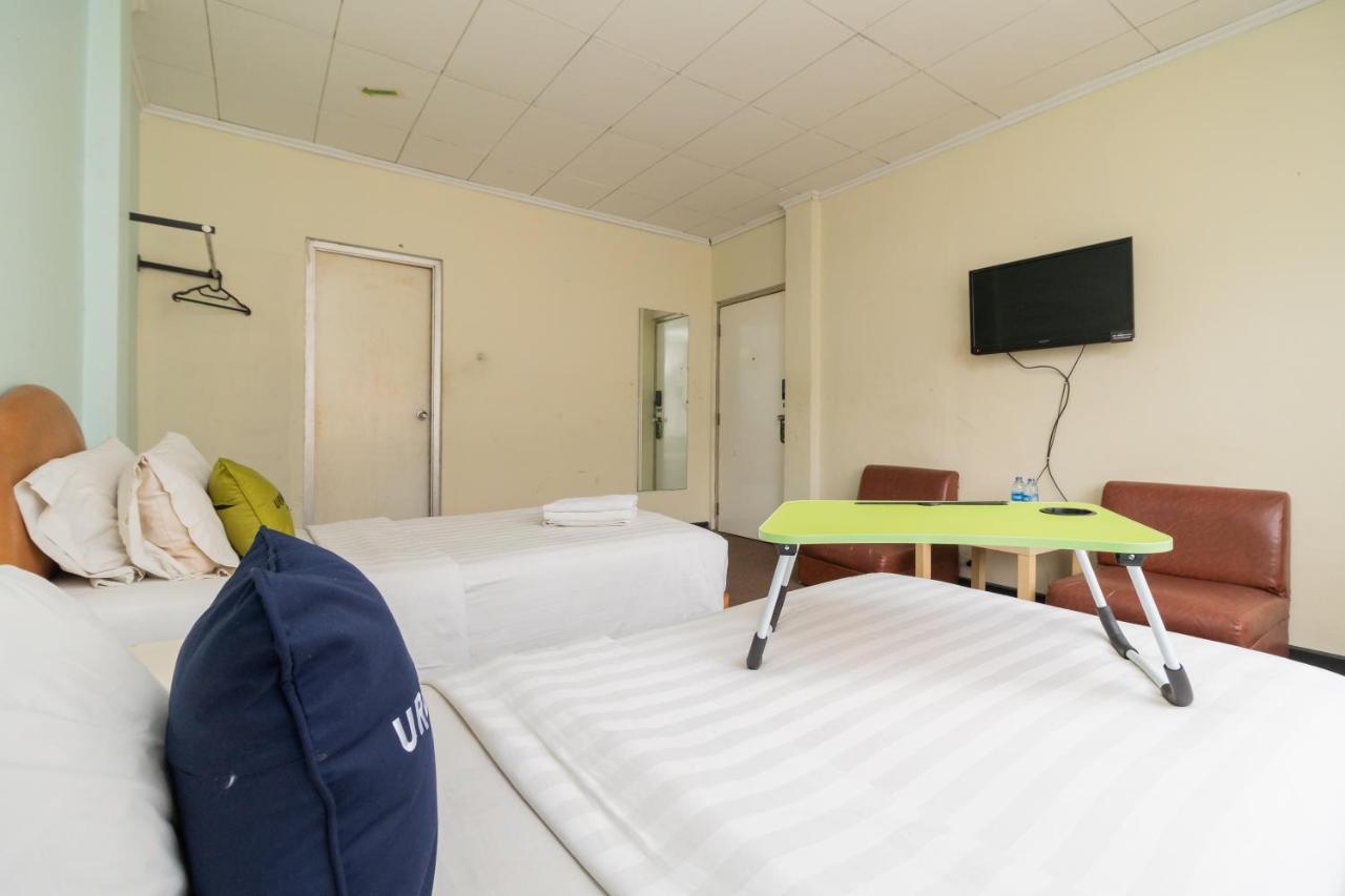 Reddoorz Plus Near Kebayoran Baru Blok S Джакарта Экстерьер фото