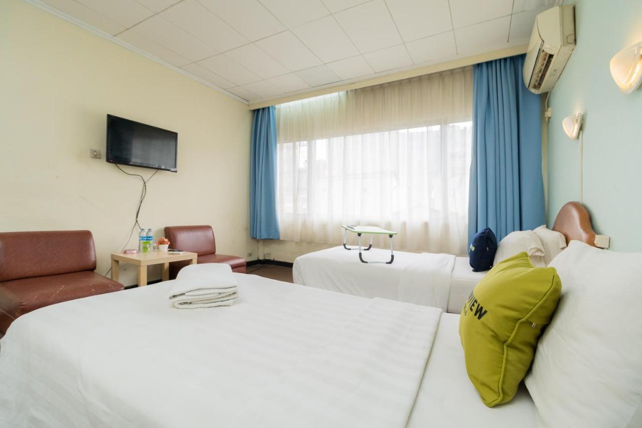 Reddoorz Plus Near Kebayoran Baru Blok S Джакарта Экстерьер фото
