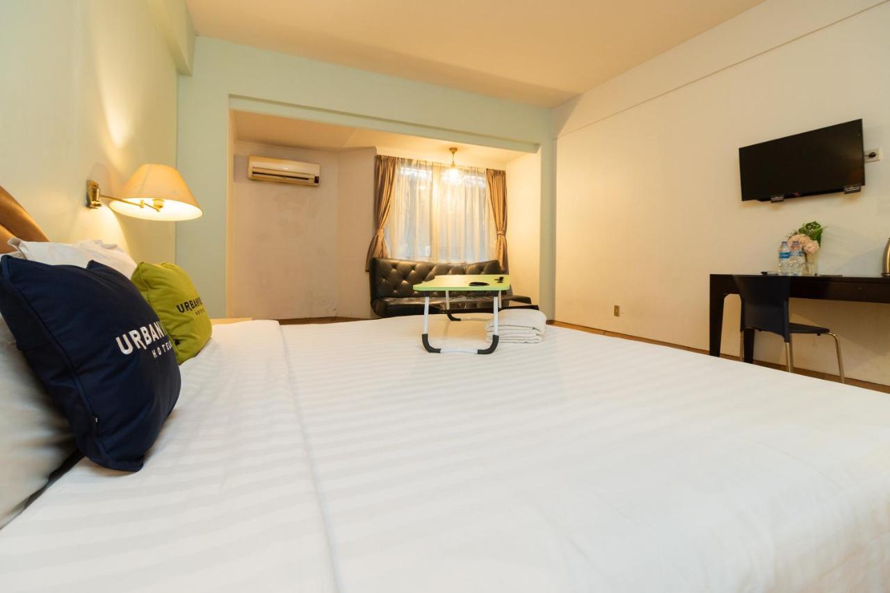 Reddoorz Plus Near Kebayoran Baru Blok S Джакарта Экстерьер фото