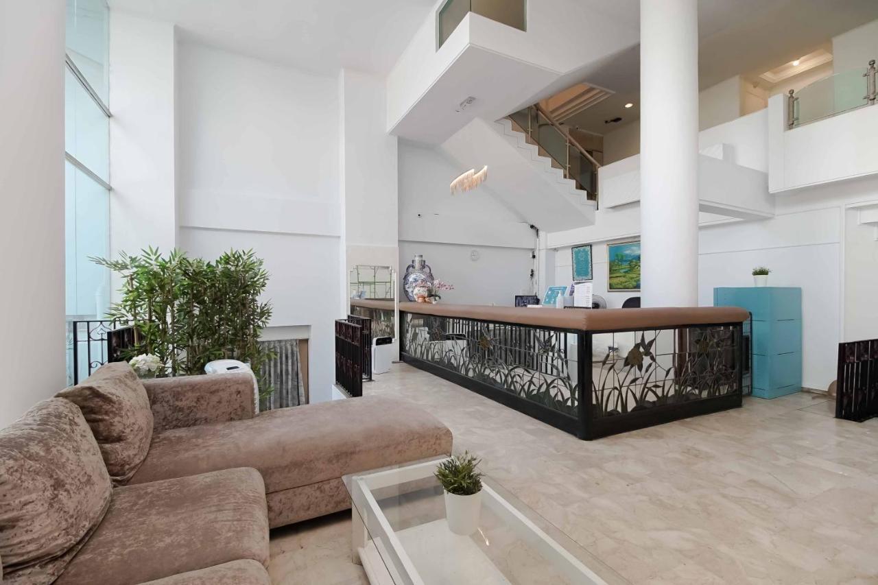 Reddoorz Plus Near Kebayoran Baru Blok S Джакарта Экстерьер фото