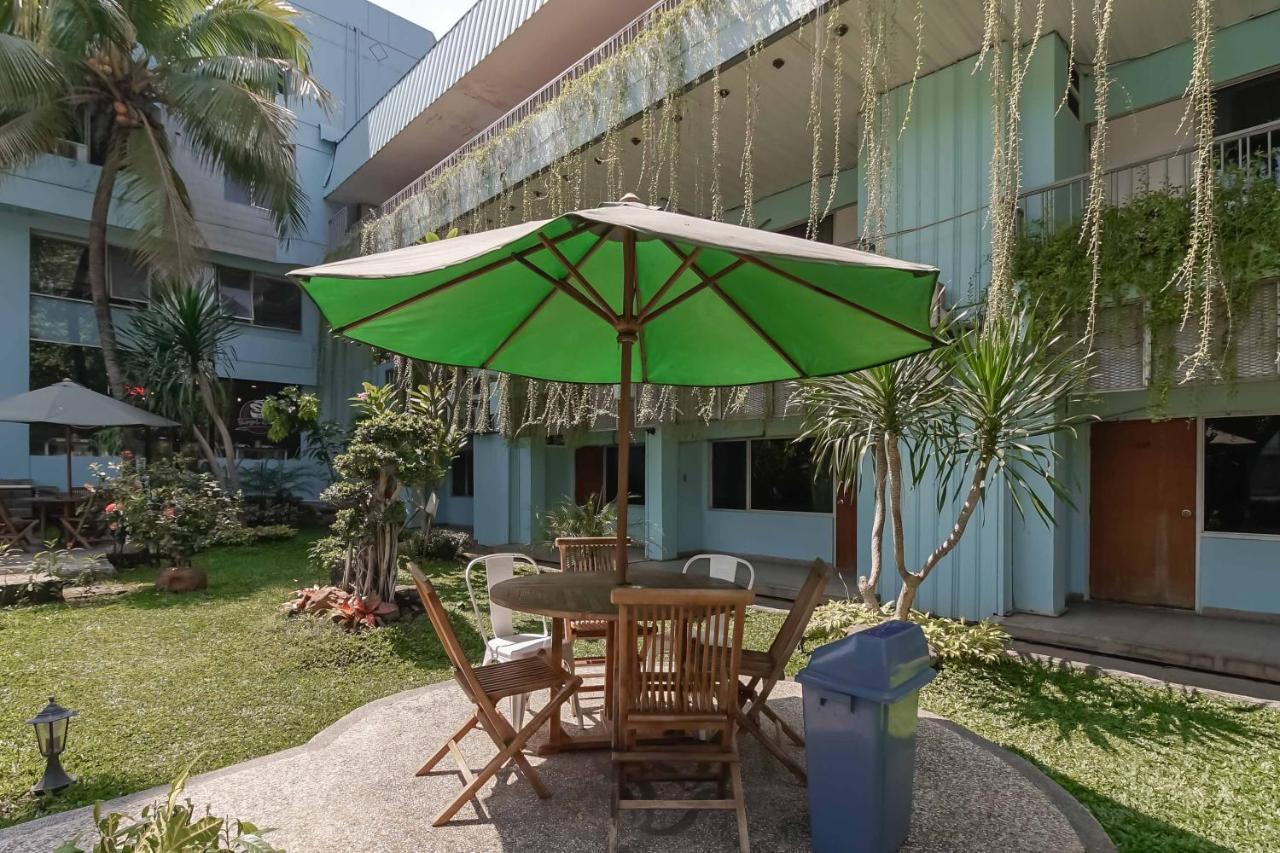 Reddoorz Plus Near Kebayoran Baru Blok S Джакарта Экстерьер фото