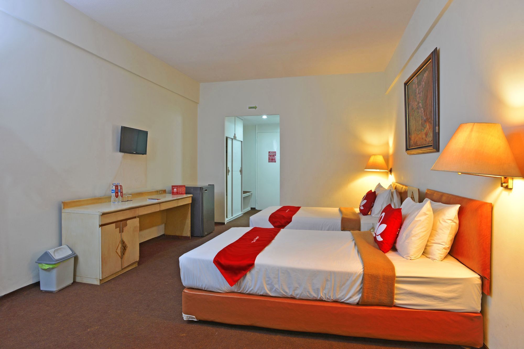 Reddoorz Plus Near Kebayoran Baru Blok S Джакарта Экстерьер фото