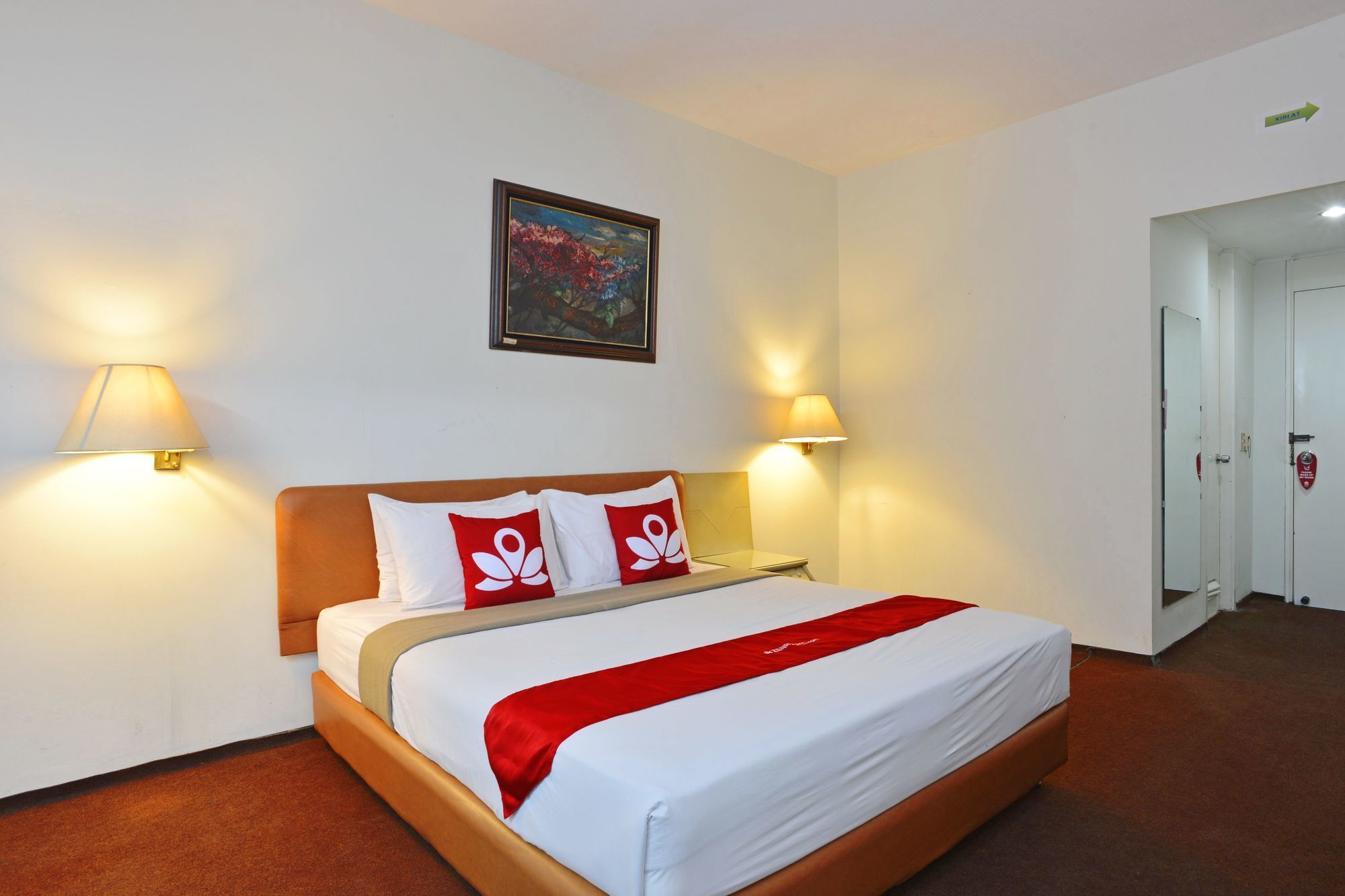 Reddoorz Plus Near Kebayoran Baru Blok S Джакарта Экстерьер фото